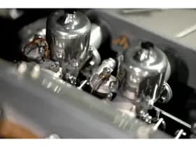 Jaguar E-Type thumbnail 38