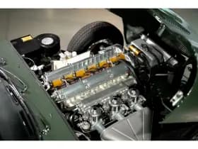 Jaguar E-Type thumbnail 39