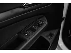 Volkswagen Golf thumbnail 22