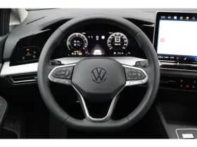 Volkswagen Golf thumbnail 5