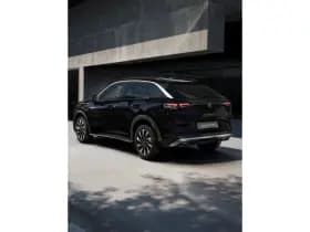 Volkswagen T-Roc thumbnail 3