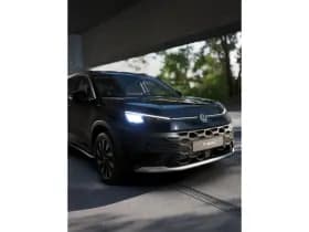 Volkswagen T-Roc thumbnail 4