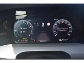 Volkswagen Golf thumbnail 18