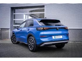Volkswagen T-Roc thumbnail 11