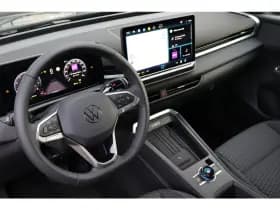 Volkswagen T-Roc thumbnail 4