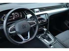 Volkswagen Passat thumbnail 15