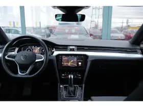 Volkswagen Passat thumbnail 32