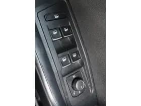 Volkswagen T-Roc thumbnail 13