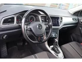 Volkswagen T-Roc thumbnail 4
