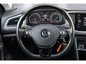 Volkswagen T-Roc thumbnail 6