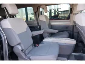 Volkswagen Multivan thumbnail 11