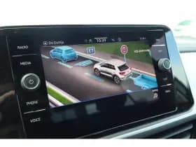 Volkswagen T-Roc thumbnail 11