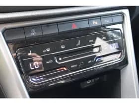 Volkswagen T-Roc thumbnail 12