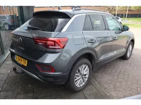 Volkswagen T-Roc thumbnail 4