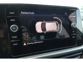 Volkswagen T-Roc thumbnail 8