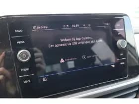 Volkswagen T-Roc thumbnail 10