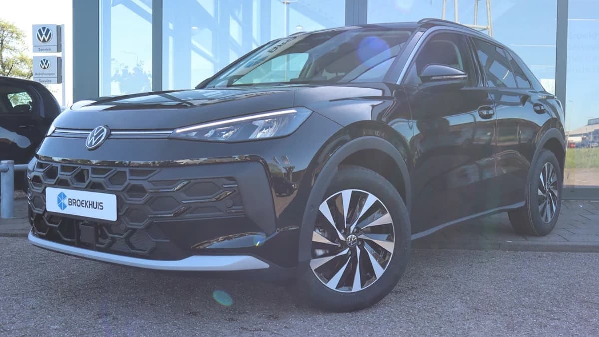 Volkswagen T-Roc — foto 1