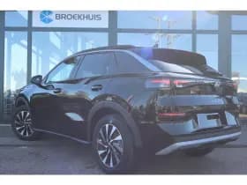 Volkswagen T-Roc thumbnail 3