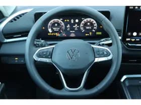 Volkswagen T-Roc thumbnail 6