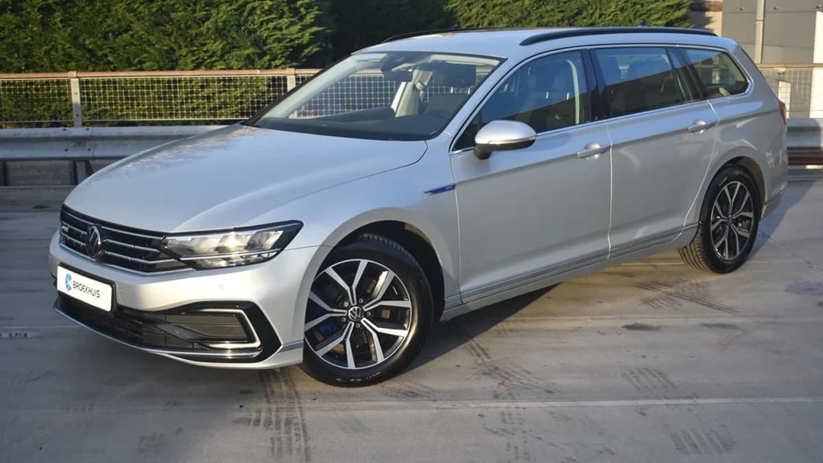Volkswagen Passat — foto 1