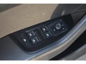 Volkswagen Passat thumbnail 18
