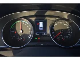 Volkswagen Passat thumbnail 23