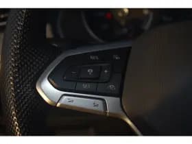 Volkswagen Passat thumbnail 24