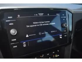 Volkswagen Passat thumbnail 30