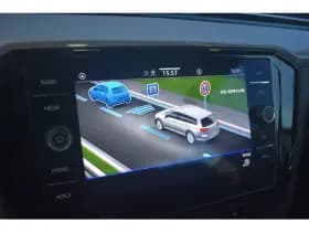 Volkswagen Passat thumbnail 32