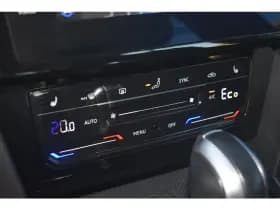 Volkswagen Passat thumbnail 34