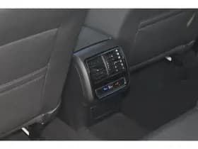 Volkswagen Passat thumbnail 42