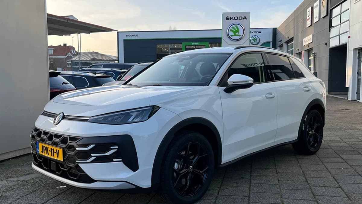 Volkswagen T-Roc — foto 1