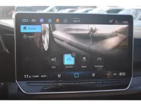 Volkswagen Golf thumbnail 33