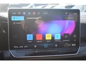Volkswagen Golf thumbnail 34