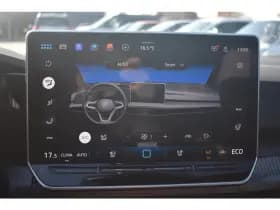 Volkswagen Golf thumbnail 35