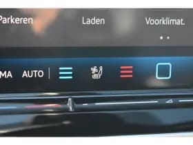 Volkswagen Golf thumbnail 37