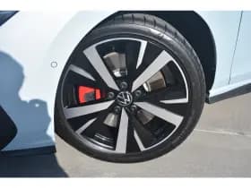 Volkswagen Golf thumbnail 5