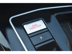 Volkswagen Golf thumbnail 42