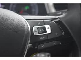 Volkswagen T-Roc thumbnail 14