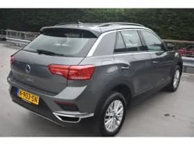Volkswagen T-Roc thumbnail 4