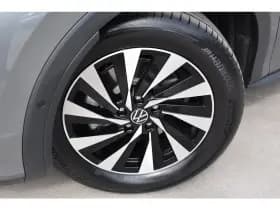 Volkswagen T-Roc thumbnail 6