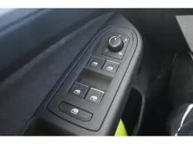 Volkswagen Golf thumbnail 12