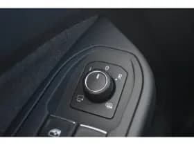 Volkswagen Golf thumbnail 13