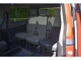 Volkswagen Multivan thumbnail 11