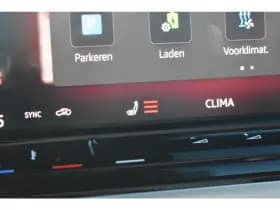Volkswagen Multivan thumbnail 34