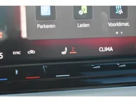 Volkswagen Multivan thumbnail 36