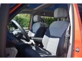 Volkswagen Multivan thumbnail 8