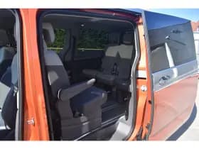 Volkswagen Multivan thumbnail 10