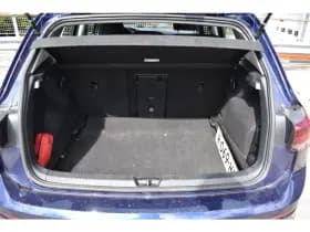 Volkswagen Golf thumbnail 31