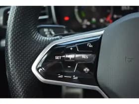 Volkswagen Touareg thumbnail 18